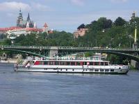 Loď na Vltavě2